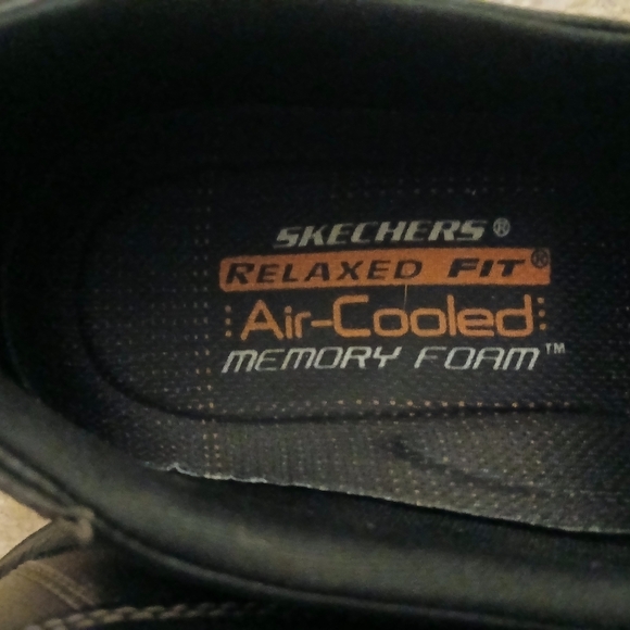 Skechers Men\'s Air-cooled Black Slip-On Shoes Sz 10